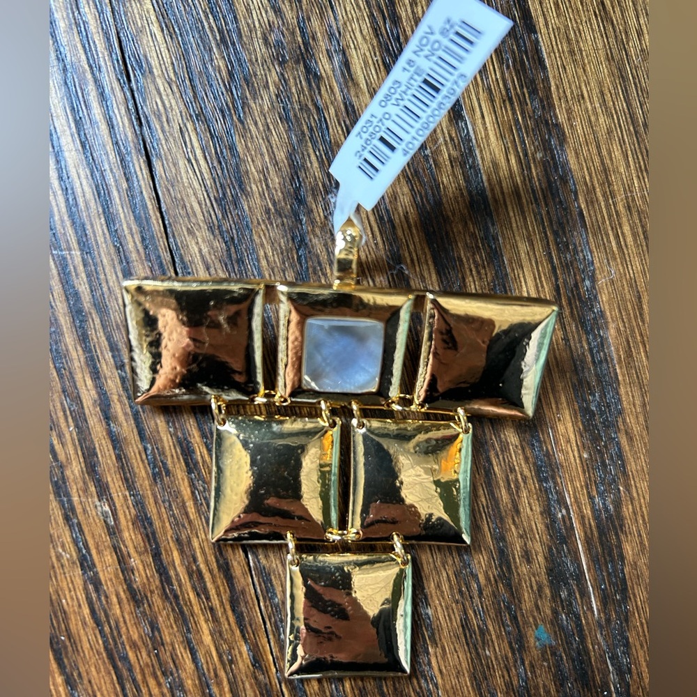 Flapper pendant for necklace white stone